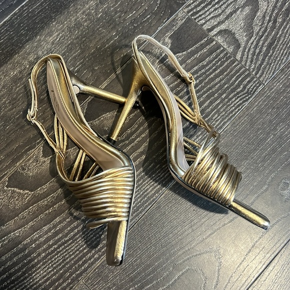 Gold Heels - Picture 2 of 3